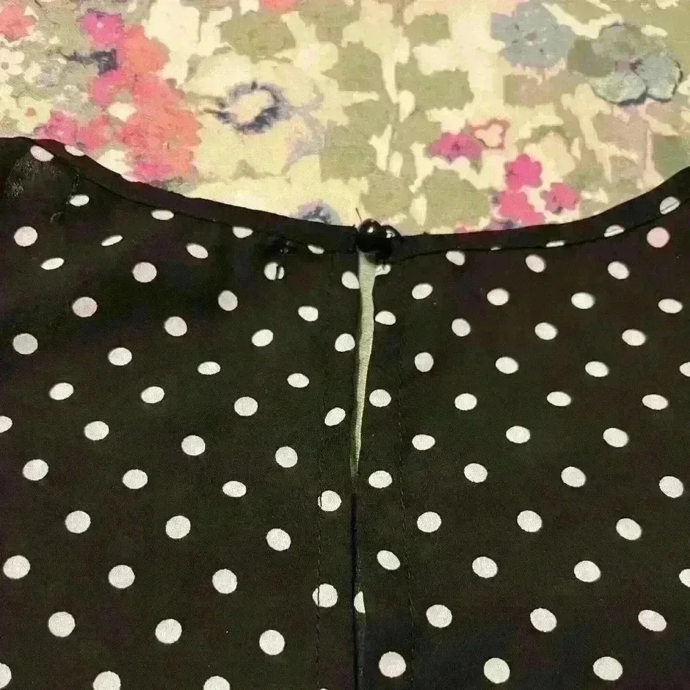 Suzy Shier Women blouse size L. In like new condition - Picture 4 of 7